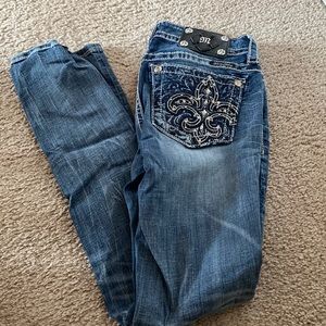 MissMe jean’s size 27 Mid-rise/Skinny